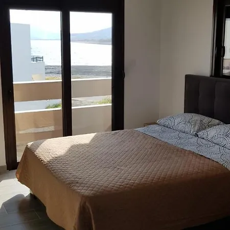 Sea Breeze 2 Apartment *