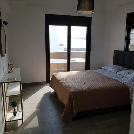 Sea Breeze 2 Apartment Charaki