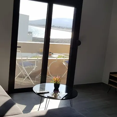 Apartment Sea Breeze 2