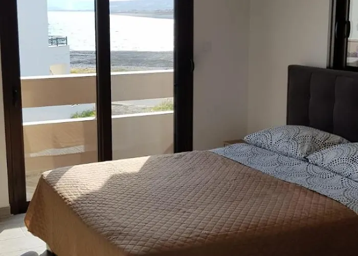 Sea Breeze 2 Apartment *