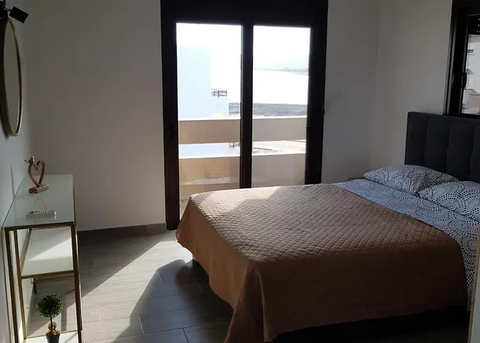 Sea Breeze 2 Apartment Charaki