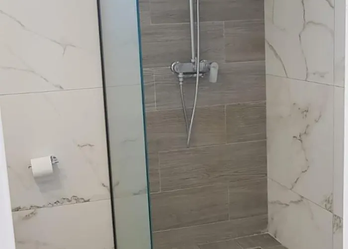 شقة Sea Breeze 2 *